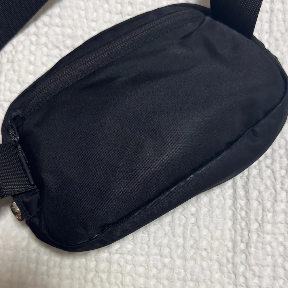 lululemon athletica Black Belt Bag - Picture 5 of 5